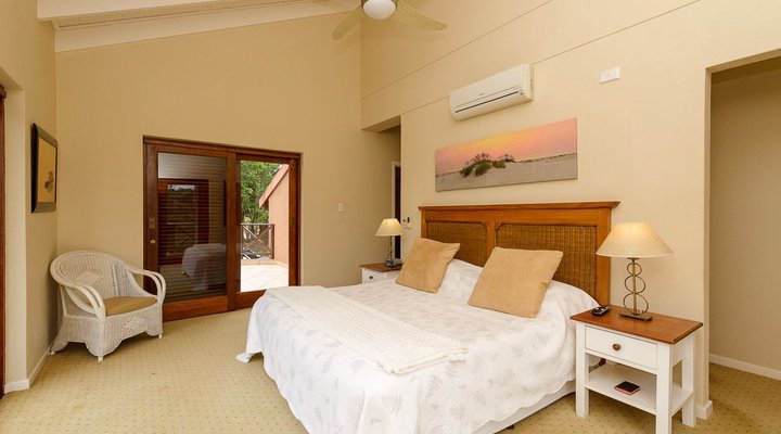 Four Bedroom Luxury Villa 5916