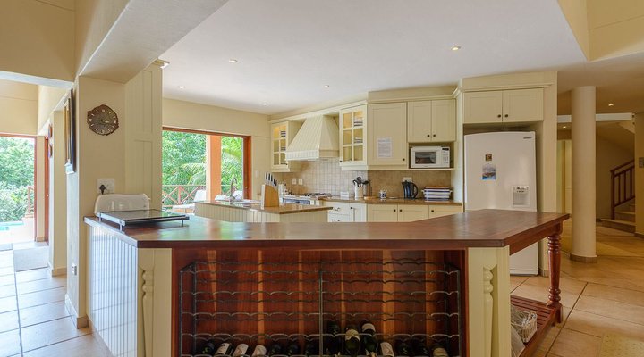 Four Bedroom Luxury Villa 5916