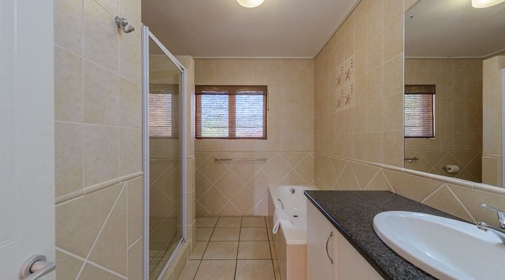 Four Bedroom Superior Villa 10433