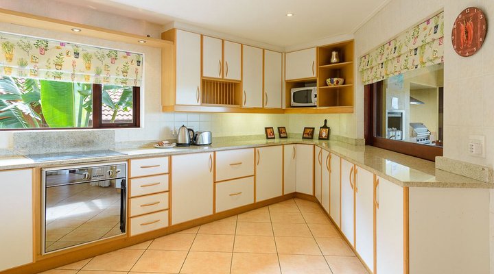Three Bedroom Luxury Villa 13908