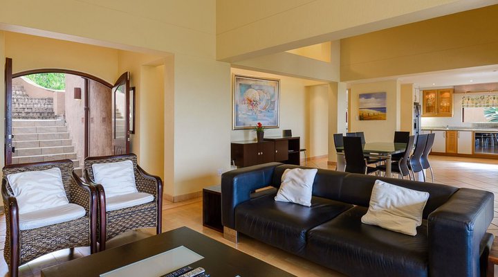 Three Bedroom Luxury Villa 13908