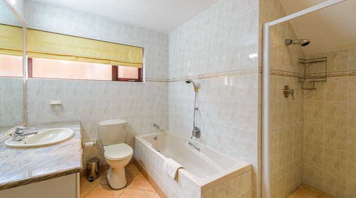 Three Bedroom Luxury Villa 13908