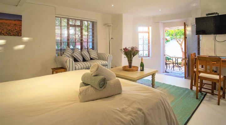 Green Point Garden Apartment