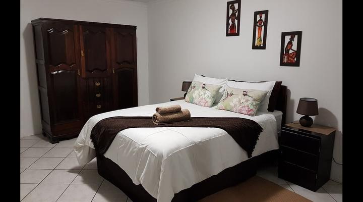 African Dwarf Kingfisher Guesthouse