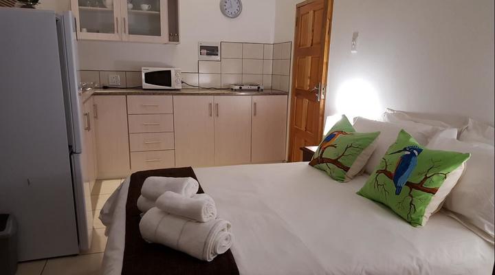 African Dwarf Kingfisher Guesthouse