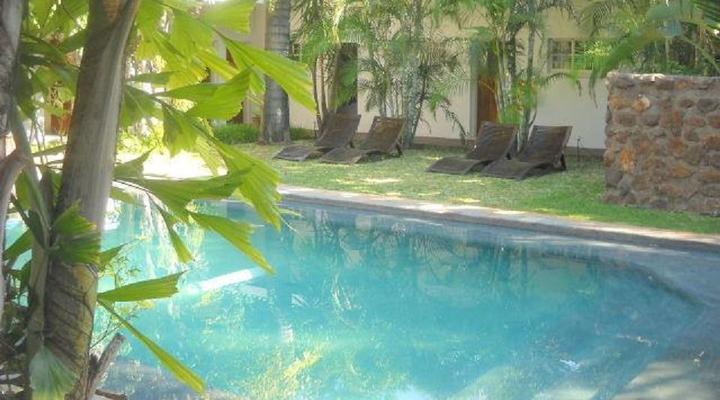 Beverly Hills Guest Lodge