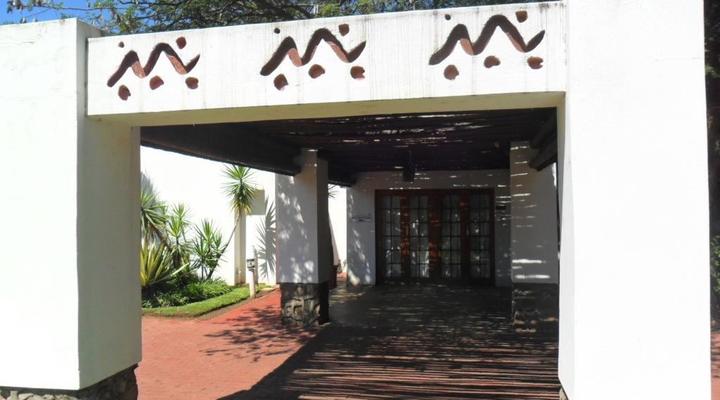 Beverly Hills Guest Lodge