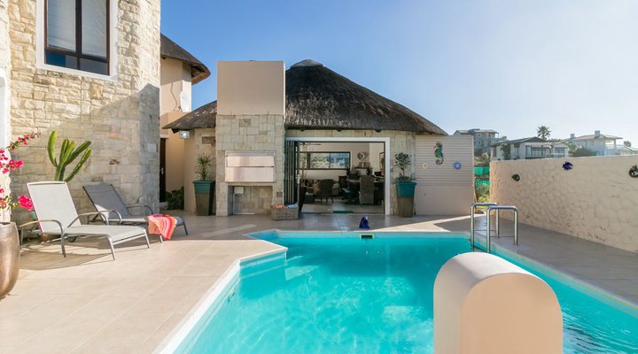 Pezula Luxury Under Thatch - GN8