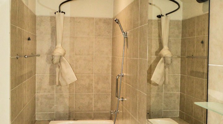 Emanzini Guest House