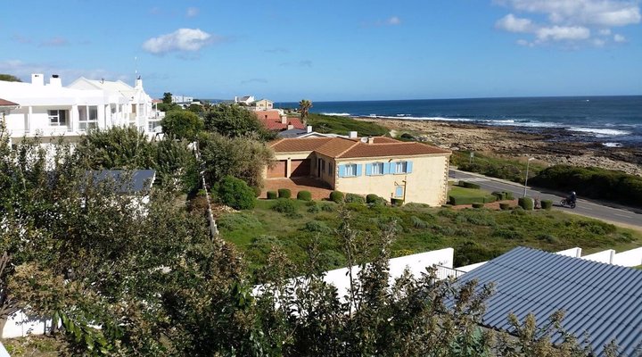 Beach Bungalow with Amazing Ocean Views