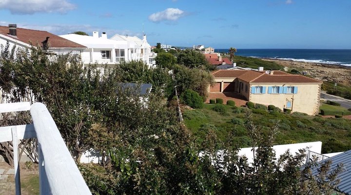 Beach Bungalow with Amazing Ocean Views
