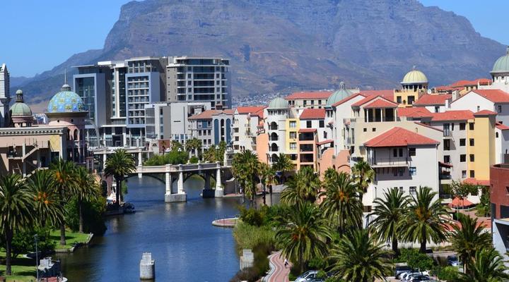 Quayside 301 by CTHA