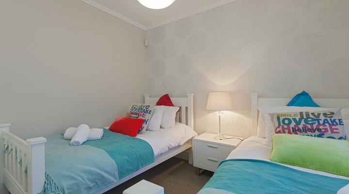 Quayside 301 by CTHA