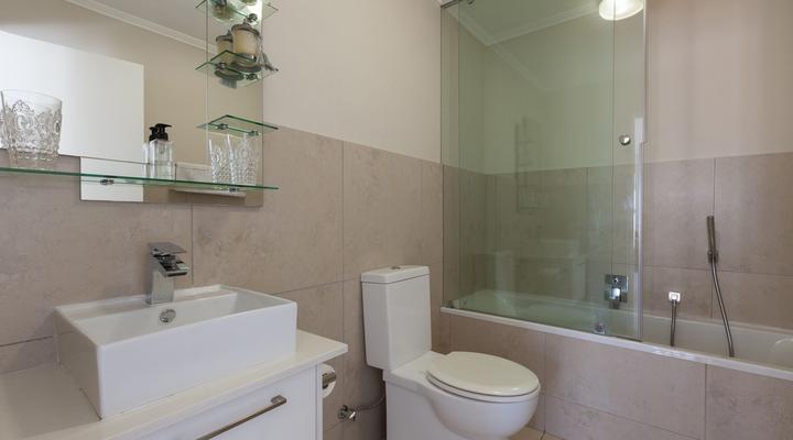 Quayside 301 by CTHA