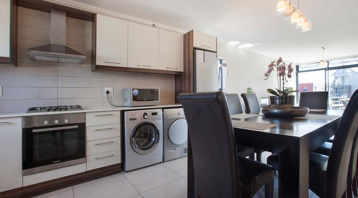 Quayside 301 by CTHA