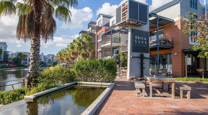 Quayside 301 by CTHA