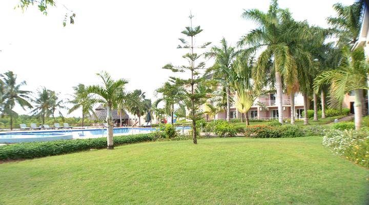Tanga Beach Resort