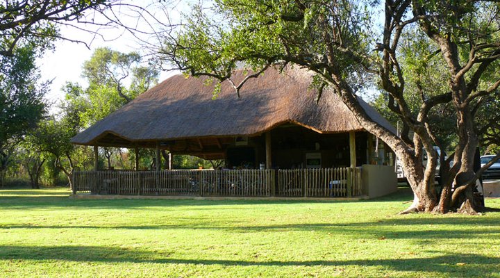 Dinonyane Bush Lodge