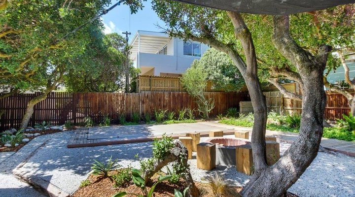 Long Beach Holiday Home