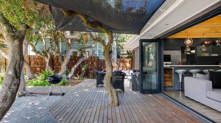 Long Beach Holiday Home