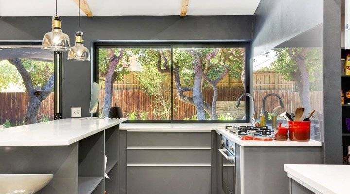 Long Beach Holiday Home