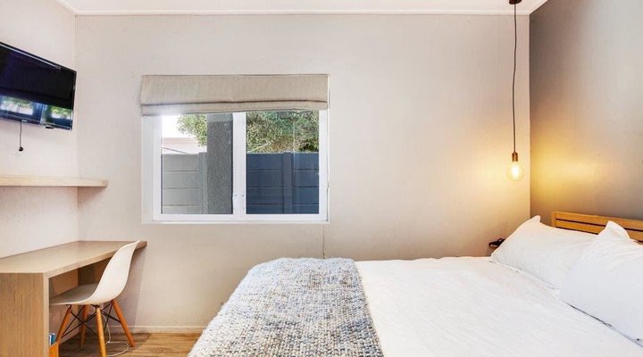 Long Beach Holiday Home