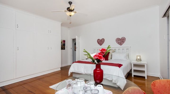 Emabaleni Guest House 