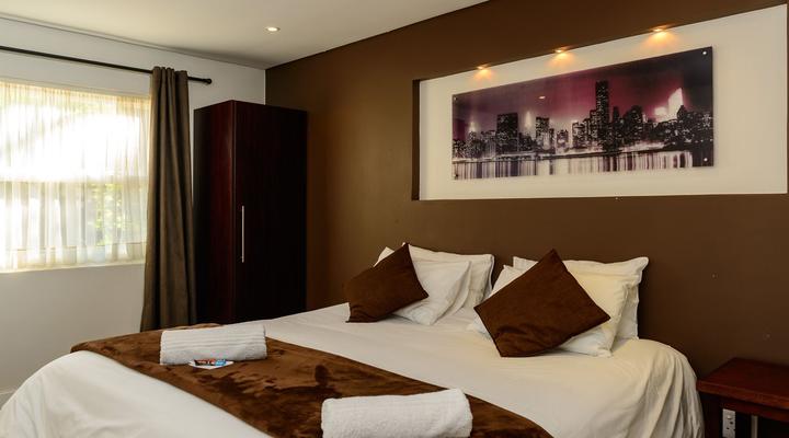 2 Night Package at Biggy Best Cottages