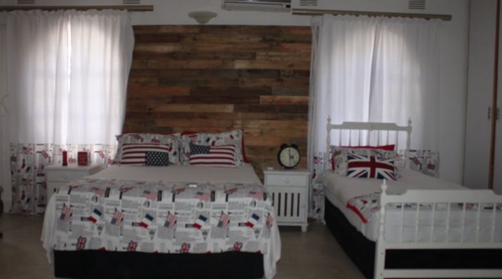 Komatiboatel Guest Lodge