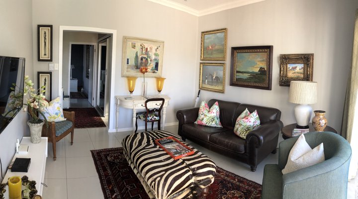 Pool side apartment @ 8 Gunda