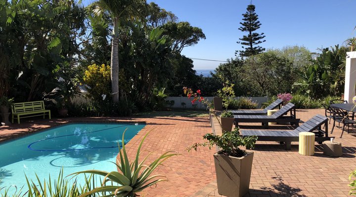 Pool side apartment @ 8 Gunda