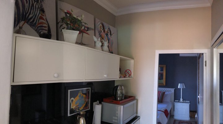 Pool side apartment @ 8 Gunda