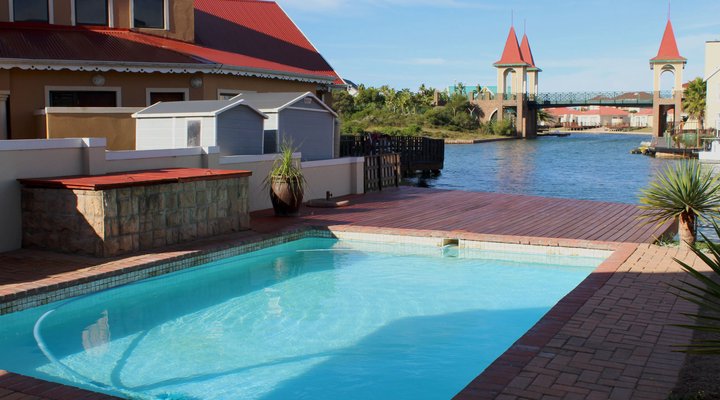 Waterside Living - Marina Martinique 1304