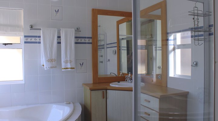 Waterside Living - Marina Martinique 1304