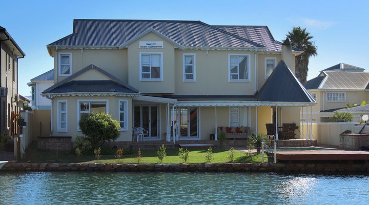 Waterside Living - Marina Martinique 1304