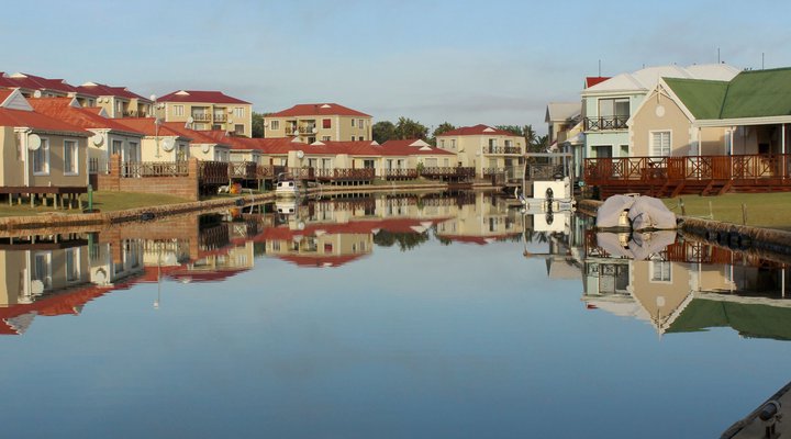 Waterside Living - Claptons Beach 16