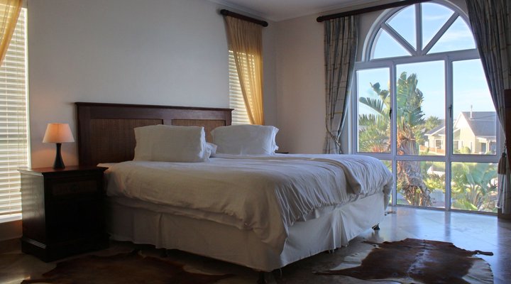 Waterside Living - Marina Martinique 1404