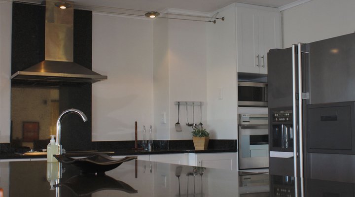 Waterside Living - Marina Martinique 1404