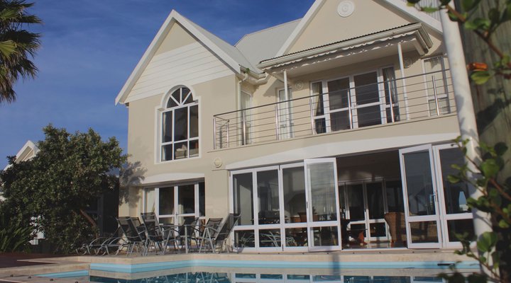 Waterside Living - Marina Martinique 1404
