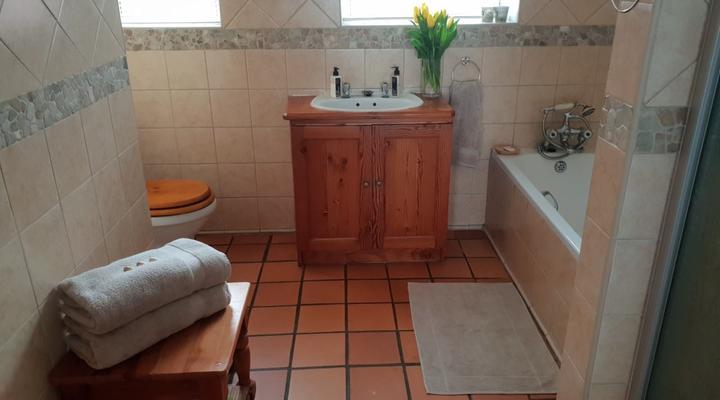 16 Beach Music (Est 2008) 