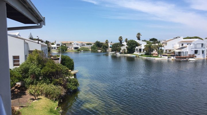 Tranquil Waters on the Marina da Gama