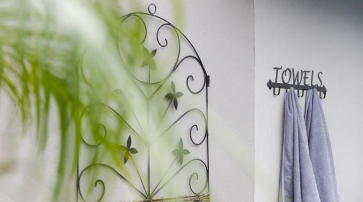 Rosewood guest cottage 