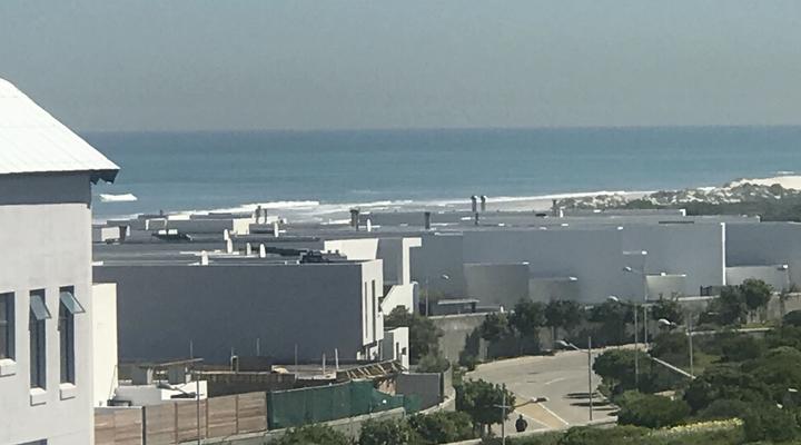 Big Bay Stunning Upmarket Apartment