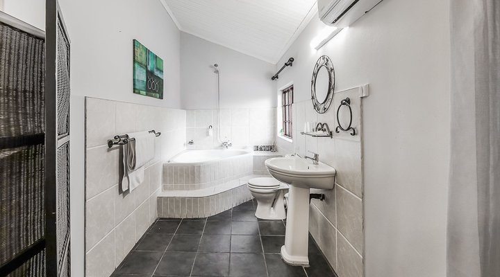 34 On Bonza Guest House