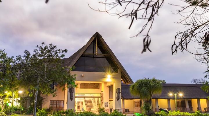 Anew Hotel Hluhluwe & Safaris