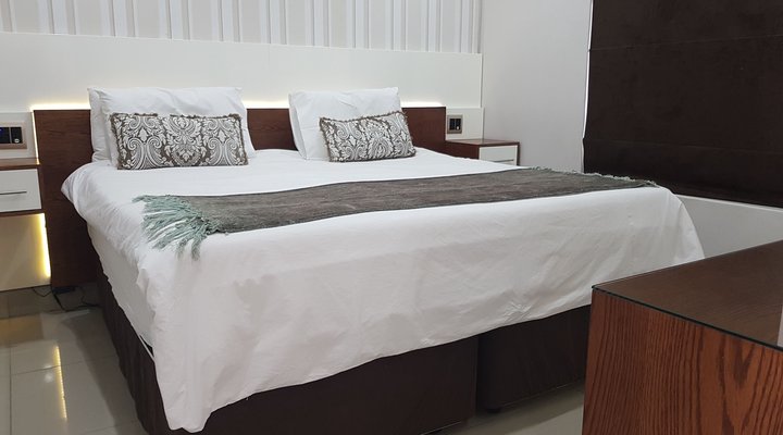 Cyro Apartments