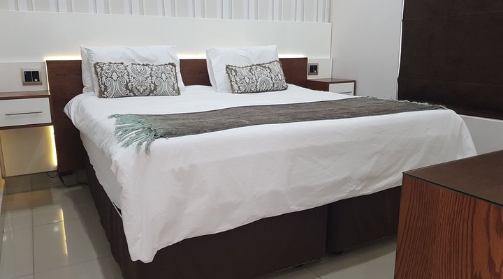 Cyro Apartments