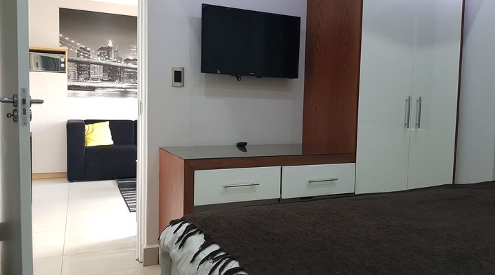 Cyro Apartments