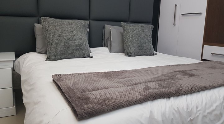 Cyro Apartments