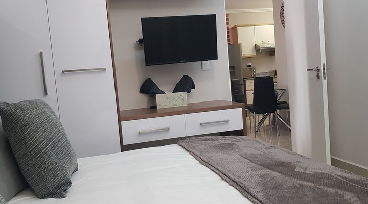 Cyro Apartments